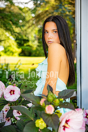 Hannah Horton @ Terraces Flower Farm & Cedar Island - Color - TJP (30 of 104)