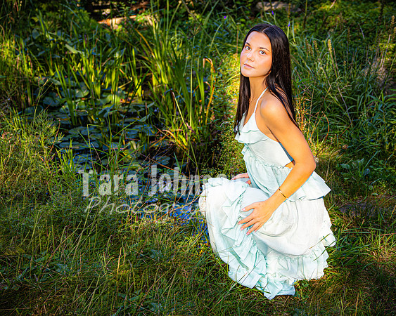 Hannah Horton @ Terraces Flower Farm & Cedar Island - Color - TJP (32 of 104)
