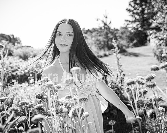Hannah Horton @ Terraces Flower Farm & Cedar Island - BW - TJP (25 of 104)