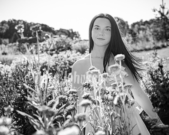 Hannah Horton @ Terraces Flower Farm & Cedar Island - BW - TJP (26 of 104)