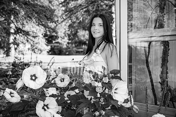 Hannah Horton @ Terraces Flower Farm & Cedar Island - BW - TJP (28 of 104)