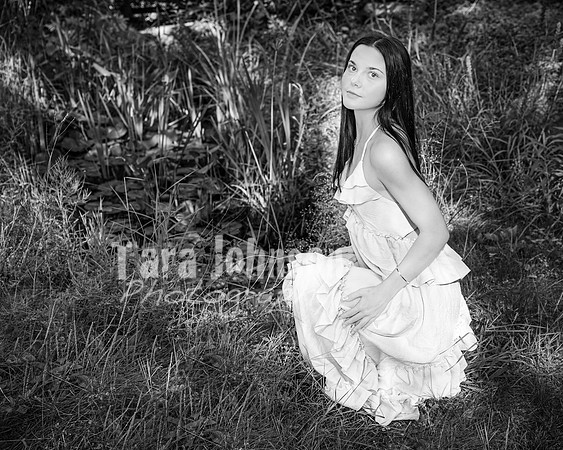 Hannah Horton @ Terraces Flower Farm & Cedar Island - BW - TJP (32 of 104)