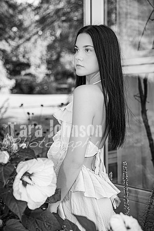 Hannah Horton @ Terraces Flower Farm & Cedar Island - BW - TJP (31 of 104)