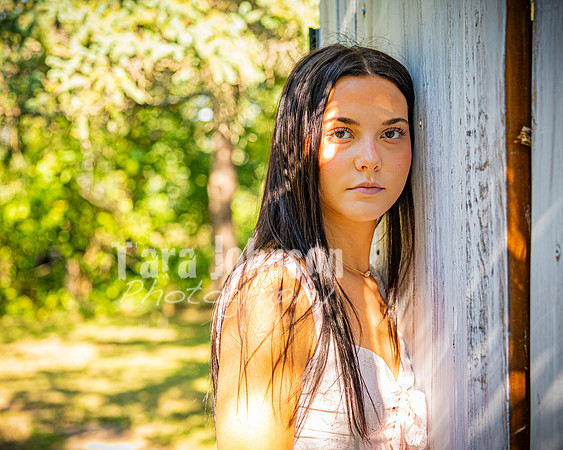 Hannah Horton @ Terraces Flower Farm & Cedar Island - Color - TJP (38 of 104)