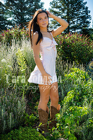 Hannah Horton @ Terraces Flower Farm & Cedar Island - Color - TJP (52 of 104)