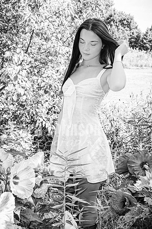 Hannah Horton @ Terraces Flower Farm & Cedar Island - BW - TJP (72 of 104)