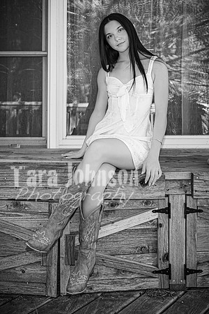 Hannah Horton @ Terraces Flower Farm & Cedar Island - BW - TJP (74 of 104)