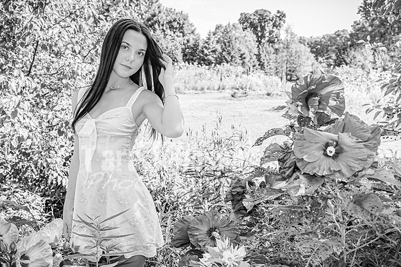 Hannah Horton @ Terraces Flower Farm & Cedar Island - BW - TJP (73 of 104)