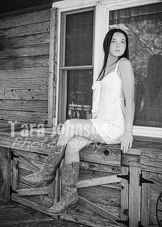 Hannah Horton @ Terraces Flower Farm & Cedar Island - BW - TJP (76 of 104)