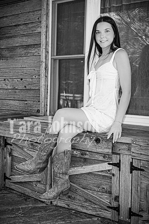 Hannah Horton @ Terraces Flower Farm & Cedar Island - BW - TJP (77 of 104)