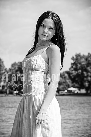 Hannah Horton @ Terraces Flower Farm & Cedar Island - BW - TJP (82 of 104)