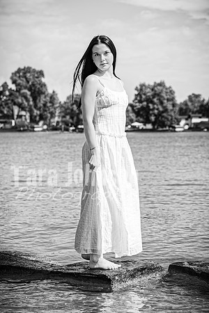 Hannah Horton @ Terraces Flower Farm & Cedar Island - BW - TJP (81 of 104)