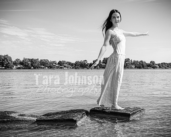 Hannah Horton @ Terraces Flower Farm & Cedar Island - BW - TJP (83 of 104)