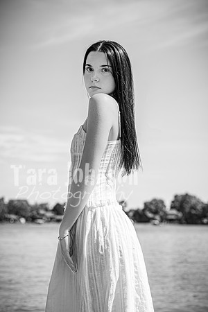 Hannah Horton @ Terraces Flower Farm & Cedar Island - BW - TJP (80 of 104)
