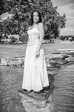 Hannah Horton @ Terraces Flower Farm & Cedar Island - BW - TJP (85 of 104)