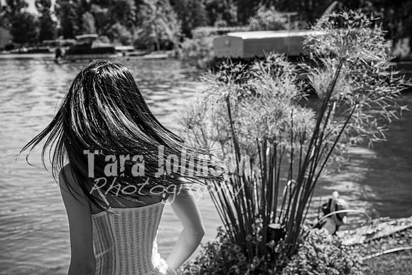 Hannah Horton @ Terraces Flower Farm & Cedar Island - BW - TJP (89 of 104)