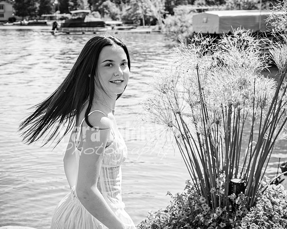 Hannah Horton @ Terraces Flower Farm & Cedar Island - BW - TJP (91 of 104)