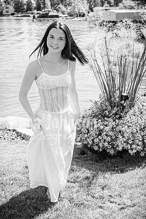 Hannah Horton @ Terraces Flower Farm & Cedar Island - BW - TJP (92 of 104)