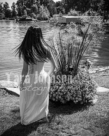 Hannah Horton @ Terraces Flower Farm & Cedar Island - BW - TJP (90 of 104)