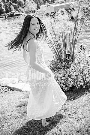 Hannah Horton @ Terraces Flower Farm & Cedar Island - BW - TJP (93 of 104)