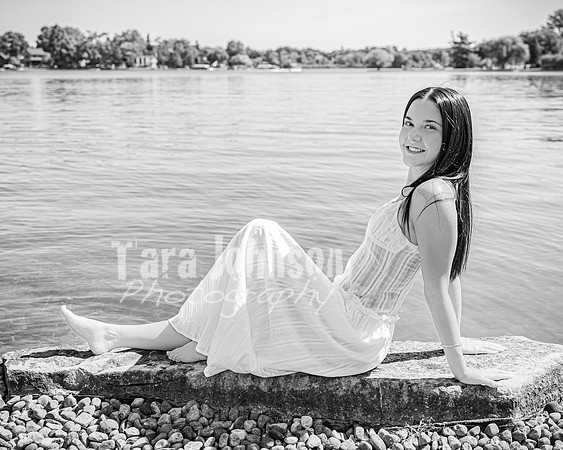 Hannah Horton @ Terraces Flower Farm & Cedar Island - BW - TJP (102 of 104)