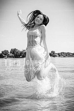 Hannah Horton @ Terraces Flower Farm & Cedar Island - BW - TJP (104 of 104)