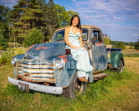 Hannah Horton @ Terraces Flower Farm & Cedar Island - Color - TJP (7 of 104)