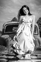 Hannah Horton @ Terraces Flower Farm & Cedar Island - BW - TJP (9 of 104)