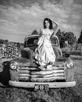 Hannah Horton @ Terraces Flower Farm & Cedar Island - BW - TJP (8 of 104)