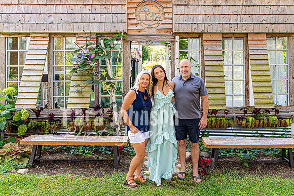 Horton & Gukian Family @ Terraces Flower Farm & Cedar Island - Color - TJP (2 of 11)
