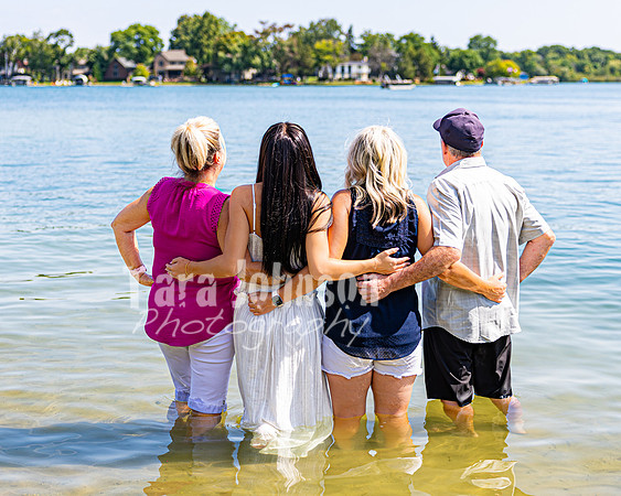 Horton & Gukian Family @ Terraces Flower Farm & Cedar Island - Color - TJP (9 of 11)