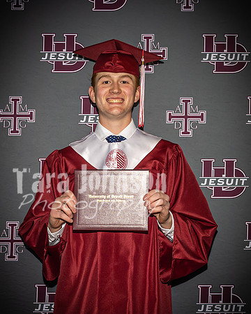 2023 UDJ Graduation - U of D Backdrop - TJP (191 of 331)