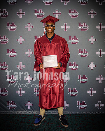 2023 UDJ Graduation - U of D Backdrop - TJP (58 of 331)