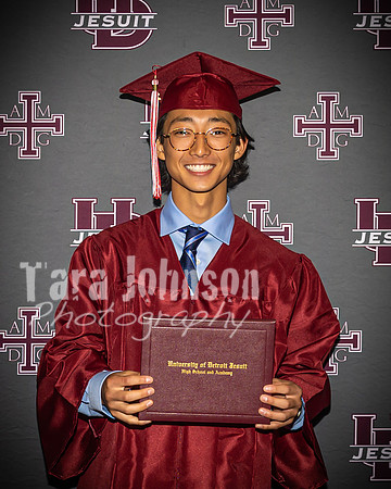 2023 UDJ Graduation - U of D Backdrop - TJP (157 of 331)