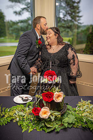 Eric & Elyse - Wedding Cake - TJP (17 of 18)