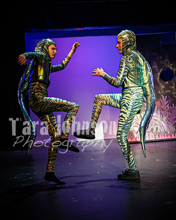 22 LHS Theatre - Mermaid R1 - Act 1 - TJP (137 of 363)