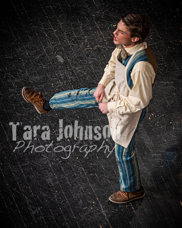 2023 LHS Theatre - Dolly - Saturday (Catwalks) Act 1 - TJP (89 of 382)