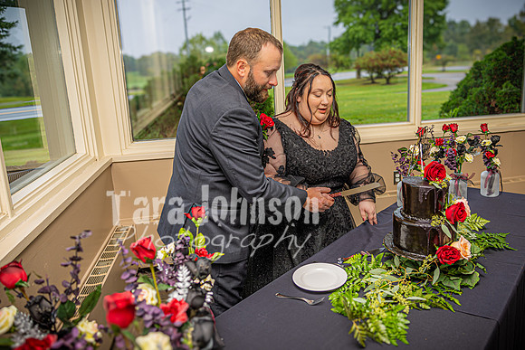 Eric & Elyse - Wedding Cake - TJP (2 of 18)