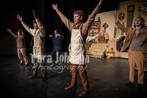2023 LHS Theatre - Dolly - R1 - Act 1 - TJP (78 of 507)