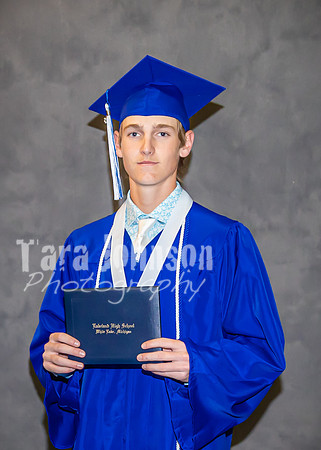 2023 LHS Graduation - Studio - TJP (370 of 528)