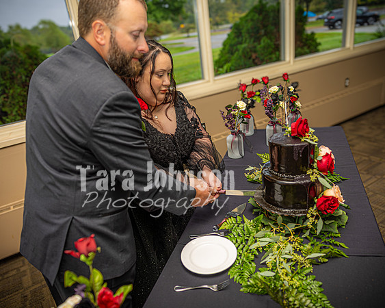 Eric & Elyse - Wedding Cake - TJP (4 of 18)