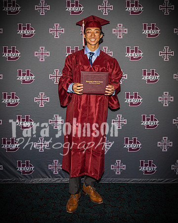 2023 UDJ Graduation - U of D Backdrop - TJP (156 of 331)