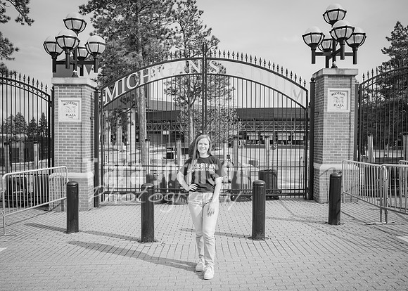 24 U of M Grad Photos - Audrey-30