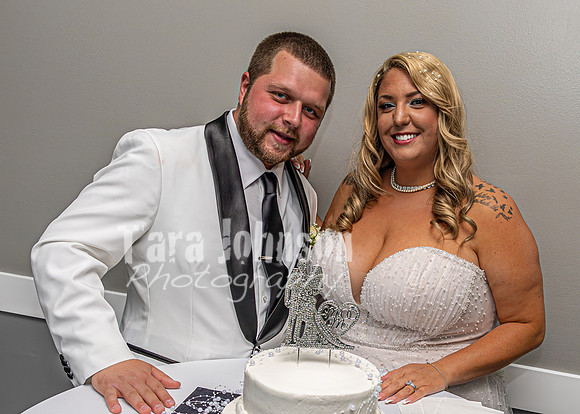 J. & D. Klann - Cutting of the Cake - TJP (13 of 24)
