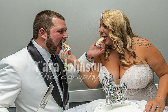 J. & D. Klann - Cutting of the Cake - TJP (20 of 24)