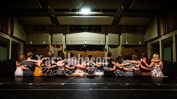 2021 MHS Vocal Seniors - TJP (1 of 4)