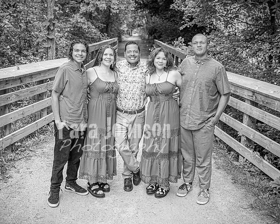 Torres Family @ Paint Creek Trail - BW - TJP (6 of 36)