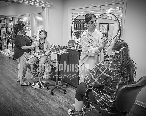 Eric & Elyse - Wedding Prep - BW (submitted) (9 of 17)