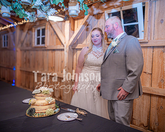 Michael & Ashlee McGrath - The Cutting of the Cake - TJP (13 of 18)