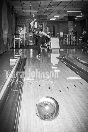 Mia Skavang - Bowling - BW - TJP (7 of 30)